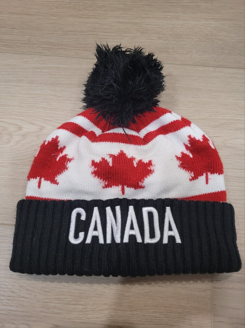Hudson Bay Adult O/S Canada Knit Pom Beanie - Red, White & Black
